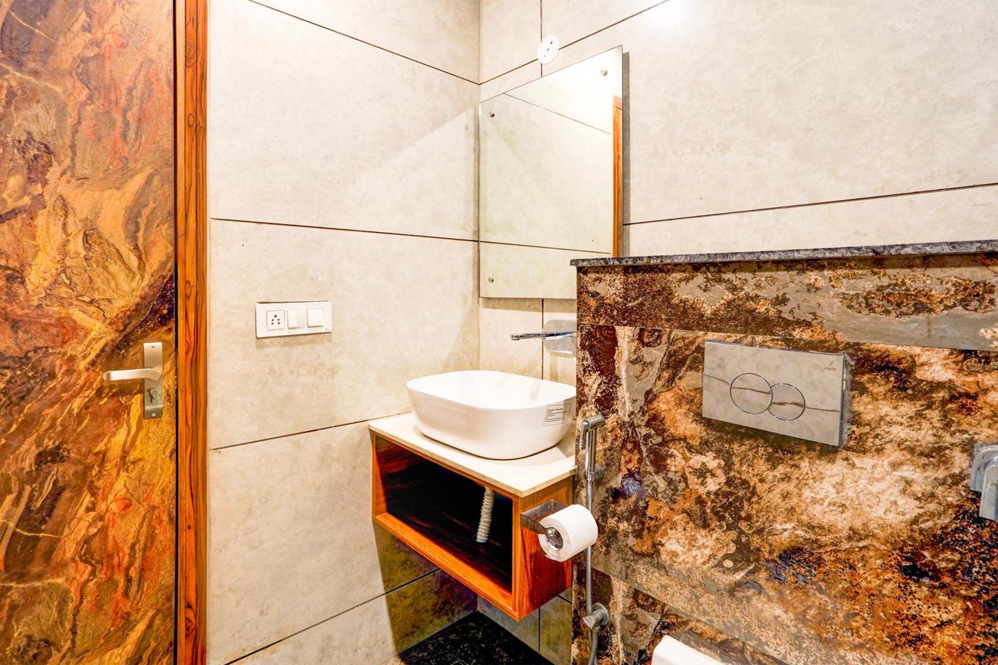 Hotel Marina Near Igi Airport Delhi New Delhi Exterior photo